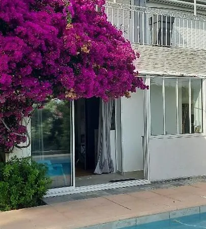 T2 Rdc Sur Piscine Et Jardin Тулон